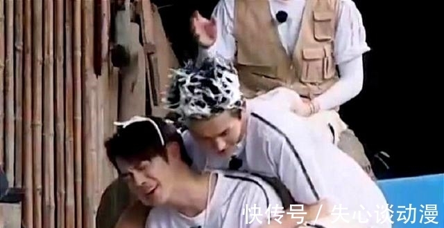 二郎神|张哲瀚许凯在节目里亲密互动,关系真好,不愧是曾经的同门师兄弟