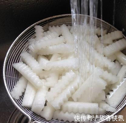 下饭|自己腌制的萝卜,脆甜酸辣,好吃又下饭