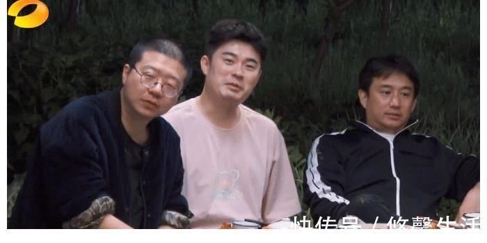 张艺兴和陈赫面对深夜小龙虾，表现大不同，张艺兴自律的让人吃惊