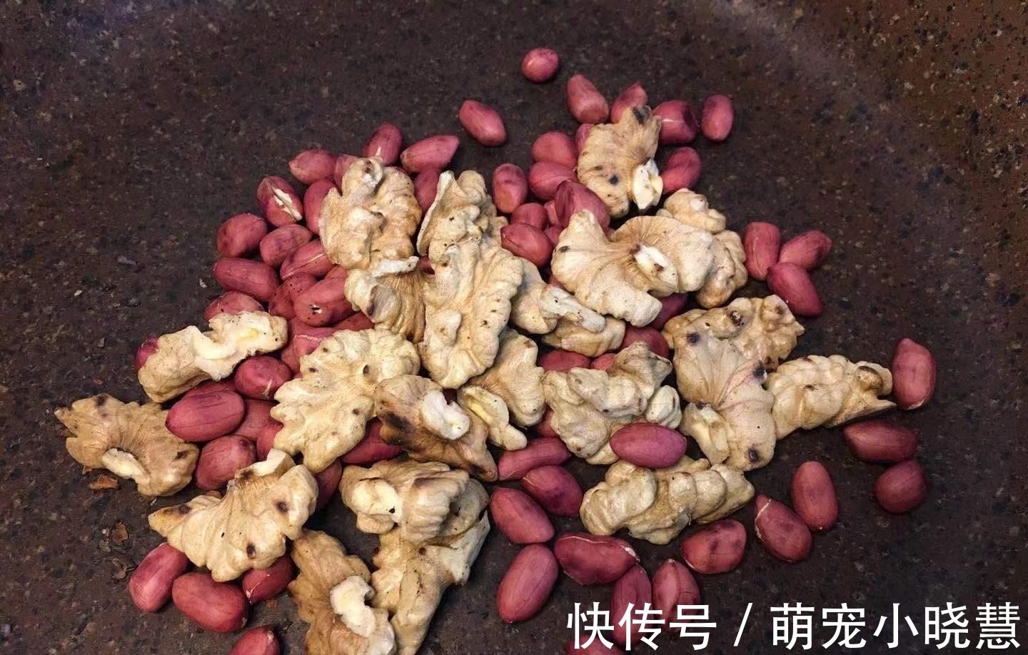 天冷别忘了吃“三黑”，炒一炒，一个月的早餐就有了，滋补又营养