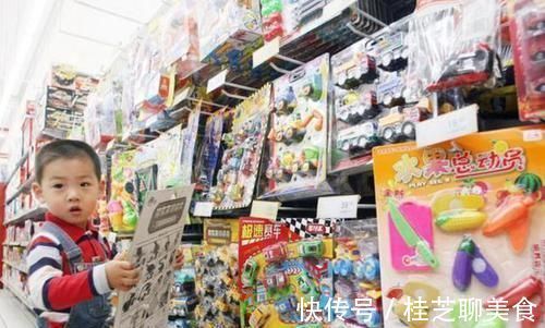 手办|“破塑料值几个钱?”孙子弄坏亲戚一柜手办,看到账单后奶奶懵了