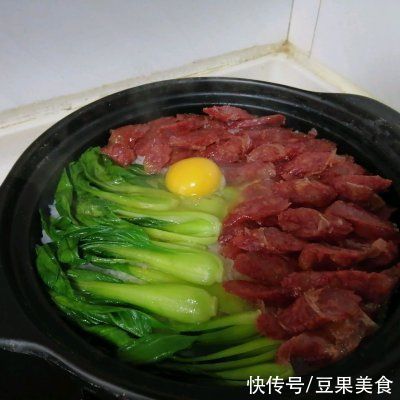 上桌前不被看好的煲仔饭，吃完却逆风翻盘