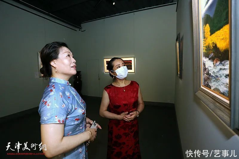 天津长城书画院|意象泼彩 随心运化——“霍然泼彩画展”在天津润松美术馆开幕