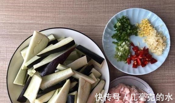 肉沫|“肉沫茄子”最地道的做法,茄子别过油直接炒,不油腻也不发黑!
