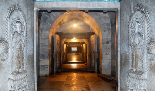  佩服|古代皇帝下葬封闭陵墓时，最后的工匠是怎么出来的？太佩服老祖宗的智慧！