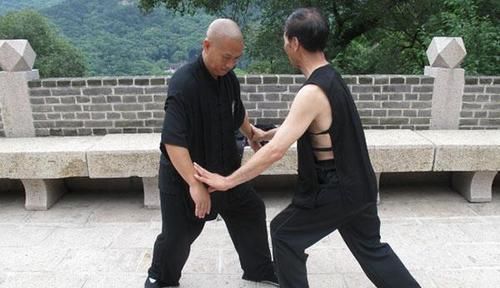 锻炼身体|骨科大夫：不论男女，50岁后，3项运动不宜多做，太毁膝盖