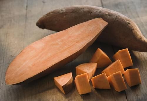 人到中年想长寿，要学会吃3种食物，美容养颜、增强体质！