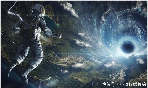 爱因斯坦 未来人类像恐龙一样被灭绝,有没有可能穿越虫洞,拯救自己