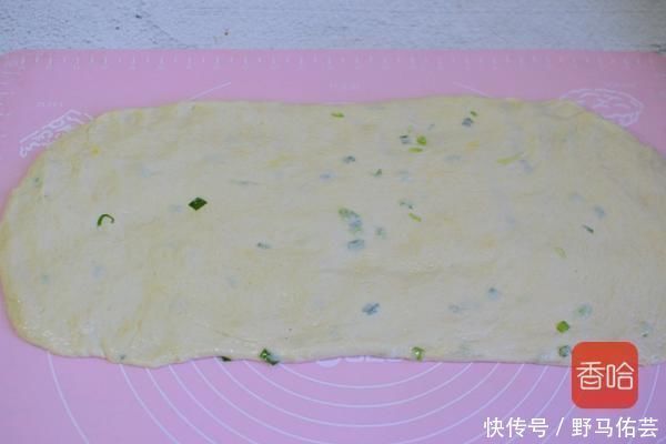 一个鸡蛋,一碗面粉,家庭版油条轻松做,看着就有食欲