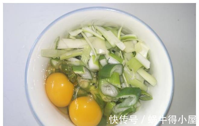 冬天|2个辣椒，2个鸡蛋，加2味简单混合，香辣下饭超好吃