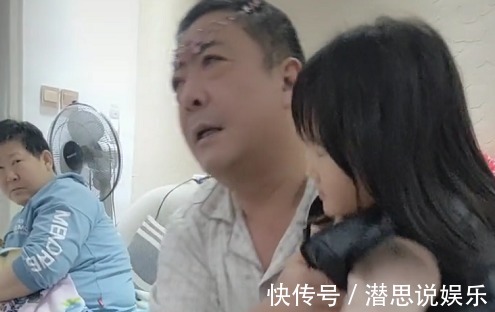 长辈们|“贵妇爷爷”哄娃吃药药火了，大概是全网“最洋气”的爷爷