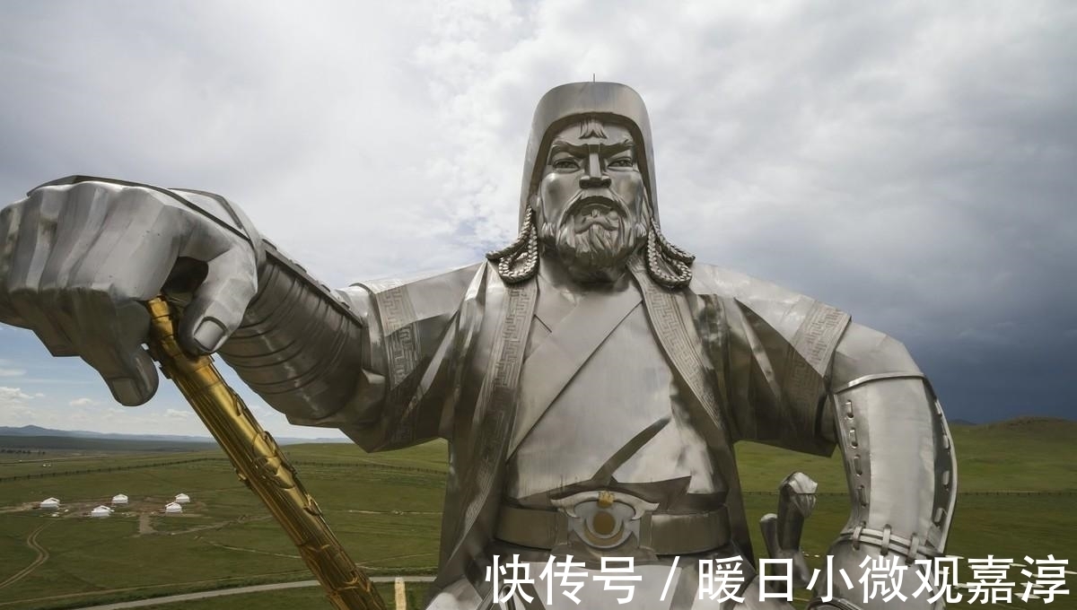 实锤|又见穿越者实锤？500年前一幅画放大10倍，竟发现一个眼镜男？