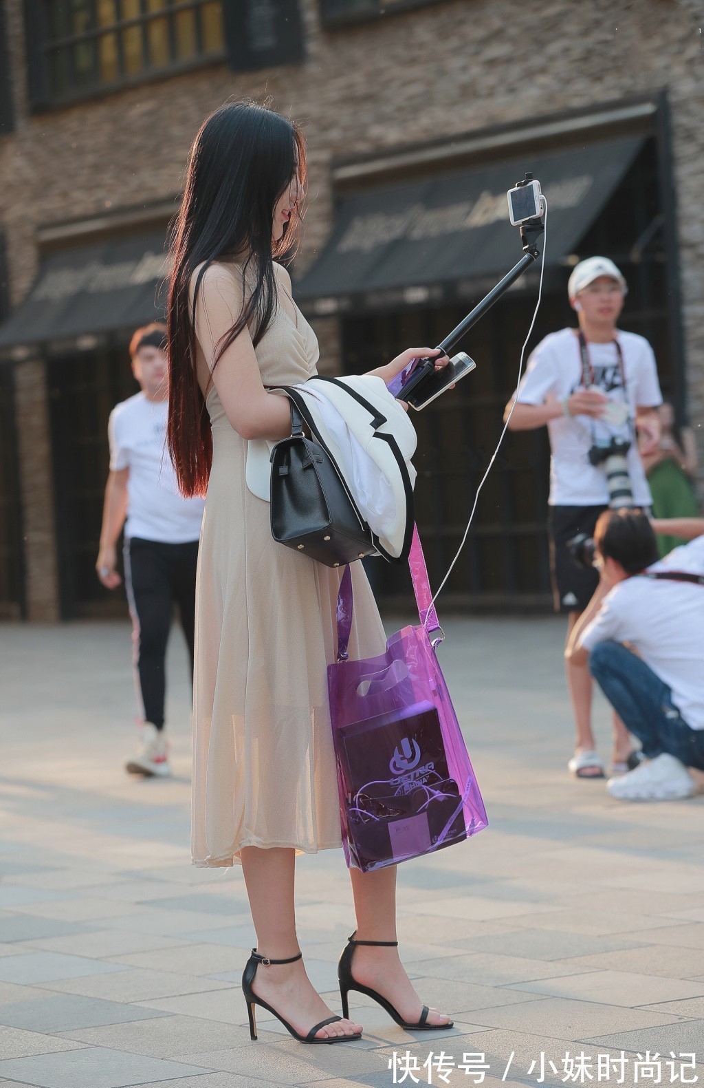 路人 街拍路人,时尚潮流的搭配参考,让你彰显个性美