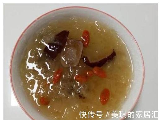 银耳|入秋,常吃此菜,满脸胶原蛋白,皮肤水润,面膜都免了!