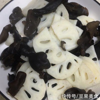 木耳|告诉你3个诀窍，在家也能做出轻盐腐竹木耳拌黄瓜