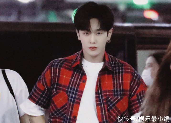 歡樂頌|《萌探》新鮮錄制路透！當紅帥哥愛豆露面，楊紫與姐妹見面好有愛