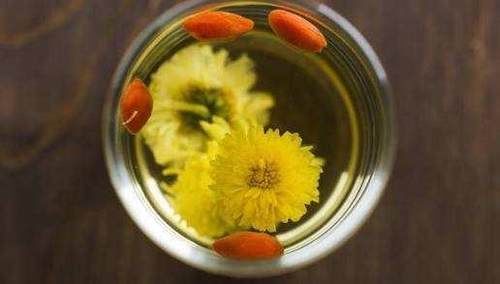 肝脏|南瓜是肝病“发物”?医生提醒:爱吃这3种蔬菜,肝功能容易受损