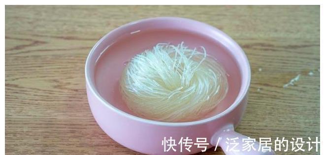 亦菜|最近早餐迷上这道面食，一擀一卷，咬一口满嘴香，三伏天要多吃