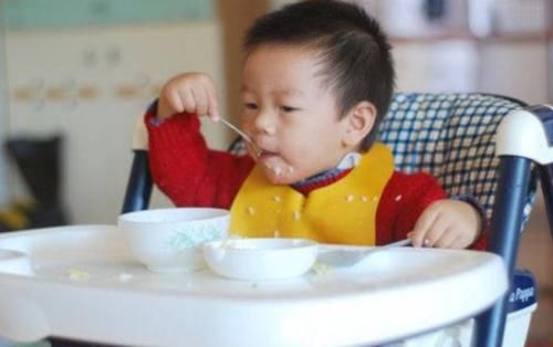 食用|世卫组织呼吁停止食用，比陈醋还伤骨骼，提醒家长：尽早撤下餐桌