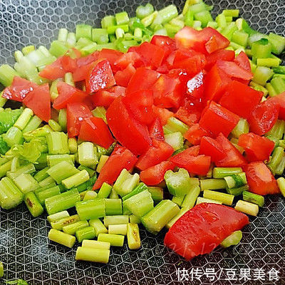 酸辣什锦焖肉片最过瘾的吃法，做一次都不够吃