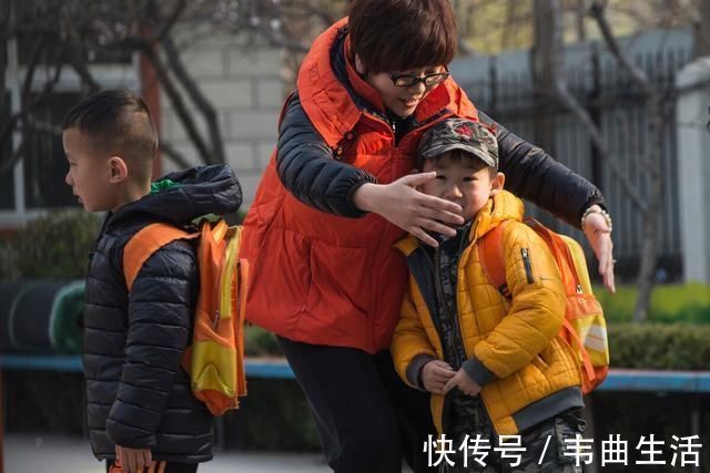 放学|幼儿园放学,早接孩子跟晚接区别有多大?老师不明说,家长要清楚