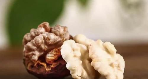 菊花茶|它是天然“安眠药”, 睡前吃2粒, 拯救失眠, 晚上睡得香