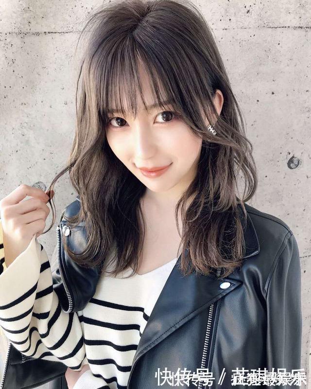 形状|“时尚减龄”和“老气横秋”只差个刘海和发色,卷度形状很关键