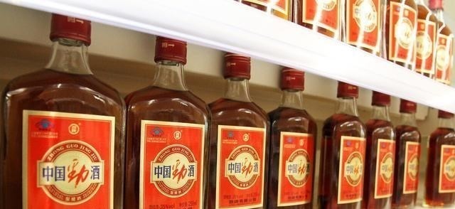 卖出|一年卖出100亿,这瓶不到20元的酒,让茅台五粮液都不敢轻视!