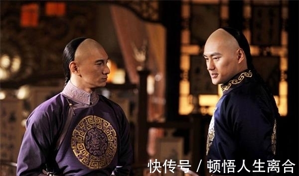 康熙&雍正一岁抓周,用毛笔胡乱写了个字,康熙看后脸色大变,最后成真