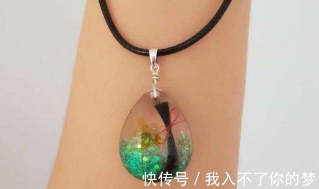 孙女|眉毛越剃越浓奶奶给满月孙女剃光眉毛,2个月后全家人后悔莫及