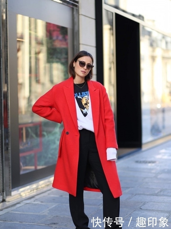 红色|冬季想抢眼吸睛?红色大衣是不错的选择,推荐这7款搭配