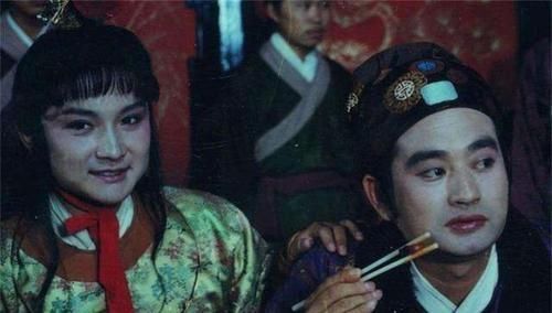 薛姨妈|贾母为何五下逐客令看看“呆霸王”薛蟠对林黛玉有多疯狂