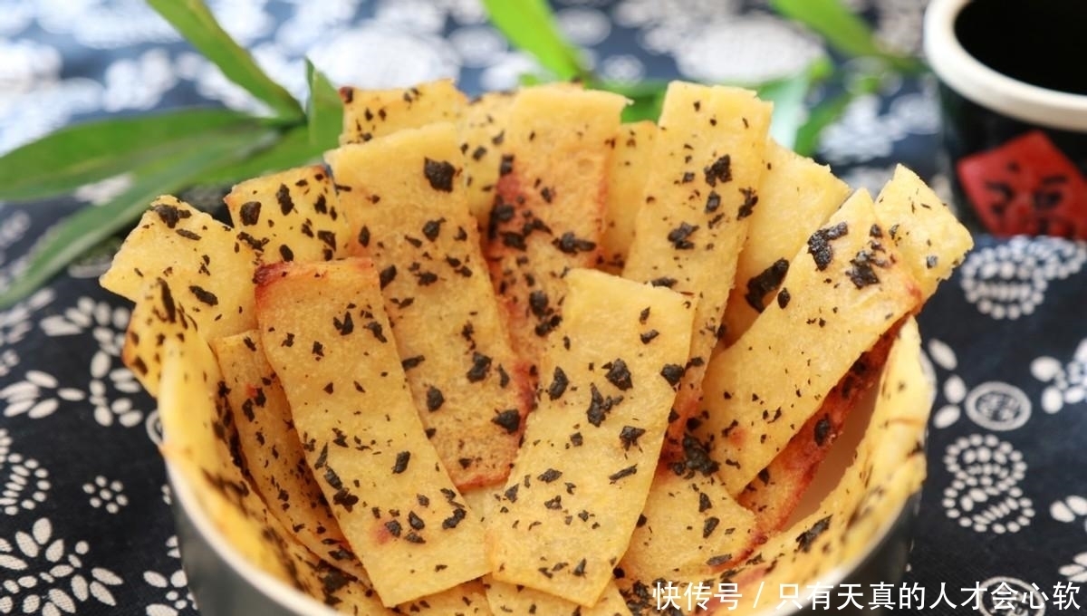 土豆|做好的土豆泥放入烤箱烤一烤，加入海苔碎，鲜美软糯又好吃