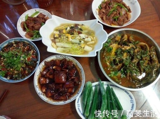 红烧肉|朋友来家做客,6菜1汤招待,有荤有素营养均衡,网友太寒酸