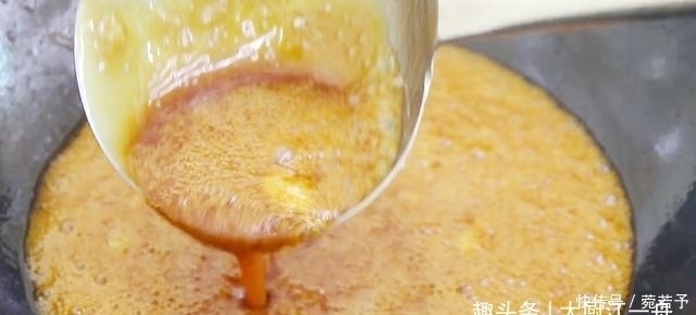 难怪|炒糖色,用油还是用水很多朋友没搞明白,难怪炒出来发苦不好吃