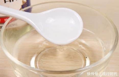 美白|洗脸时加上“它”,不出三天,皮肤白的发光透亮,你知道了吗?