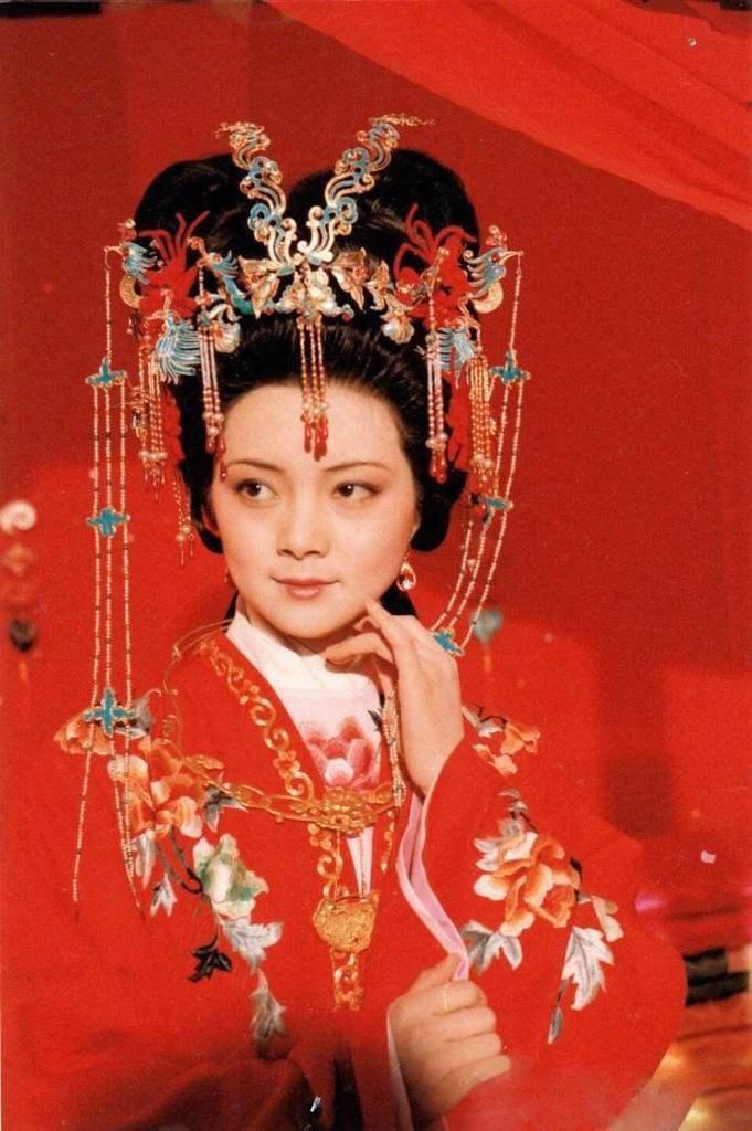 邢岫烟|贾家和薛家相比,哪一家更富贵?听一听薛宝钗怎么说?