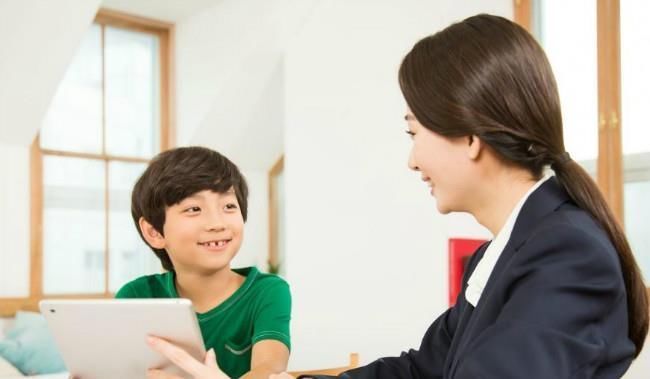 攀比|小娃总穿旧衣,老师以为家庭困难约见父母,发现爸爸穿一身名牌