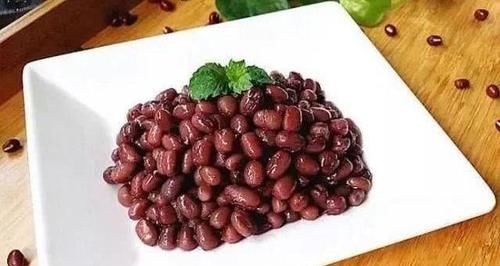 人到中年，那就多吃几种食物，补充营养，改善体质