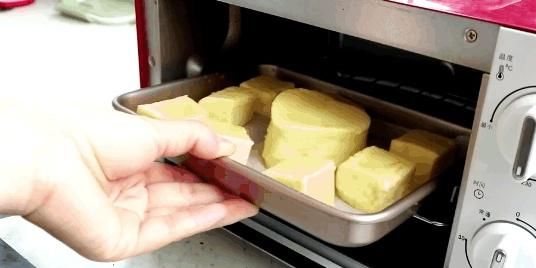 蛋黄|一杯牛奶，2个蛋黄，教你牛奶新吃法，滑嫩又柔软，孩子抢着吃