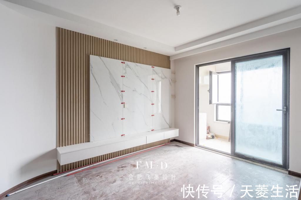 mom决定了,玄关和餐厅就打一体柜,三段式收纳占地不到1㎡,实用