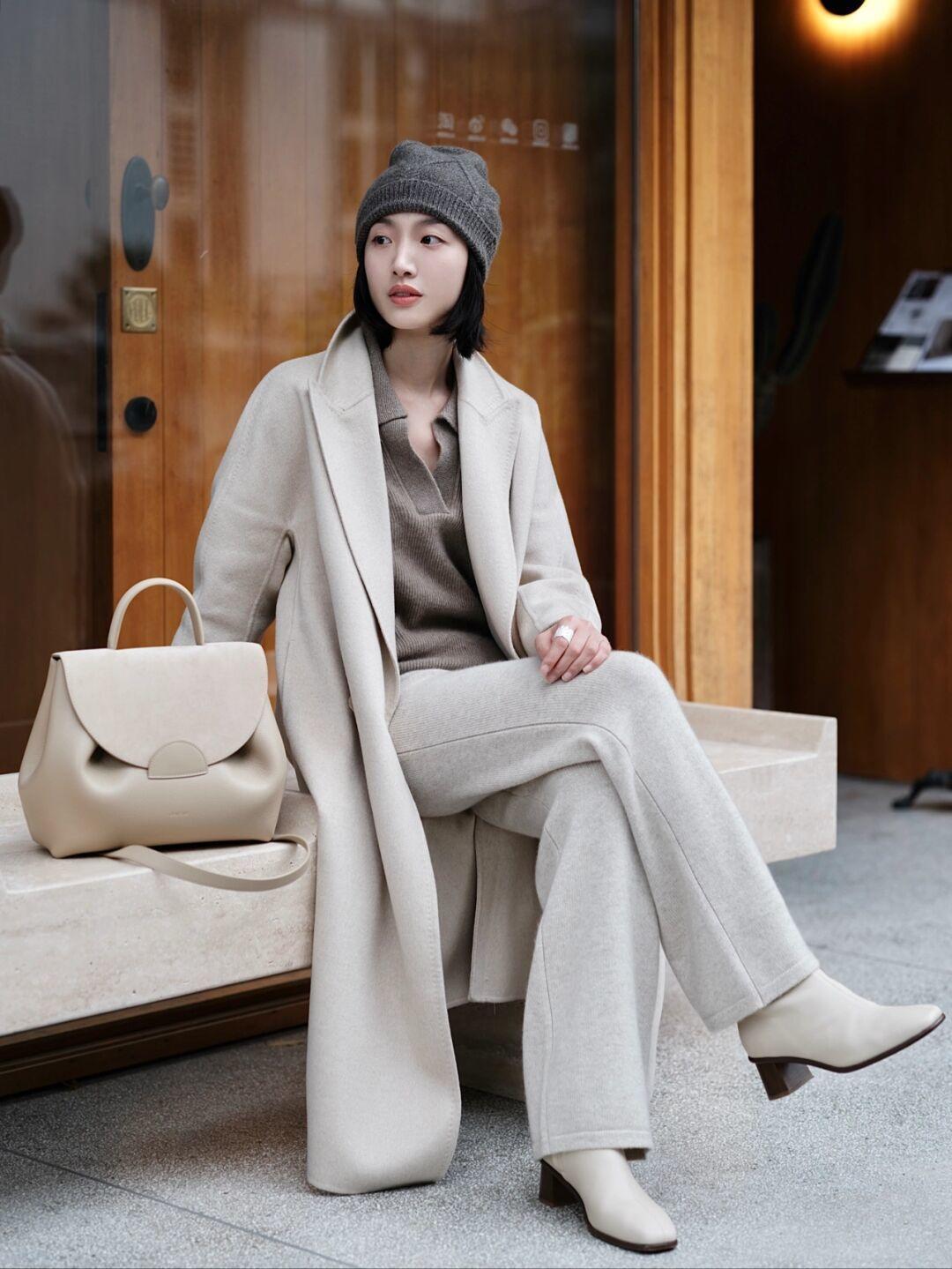 斗篷 天冷后火了一种外套,叫“大衣”,结合上打底衫,温暖优雅又洋气