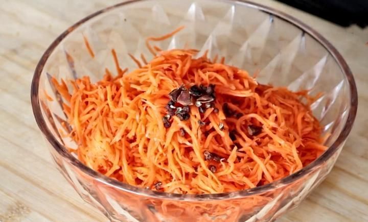 不会腌胡萝卜,试试此做法,简单快手,清脆爽口,特好吃