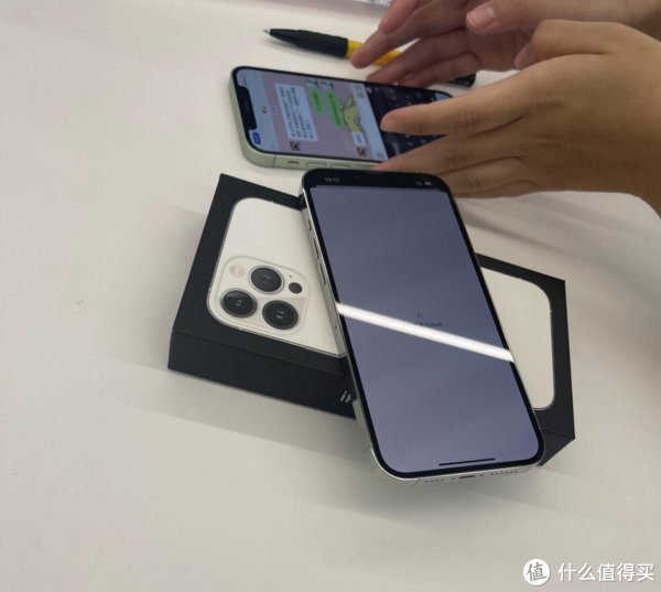 小黄人|iPhone 13 Pro Max线上一直抢不到怎么办？线下授权店原价入手，分享使用体验！