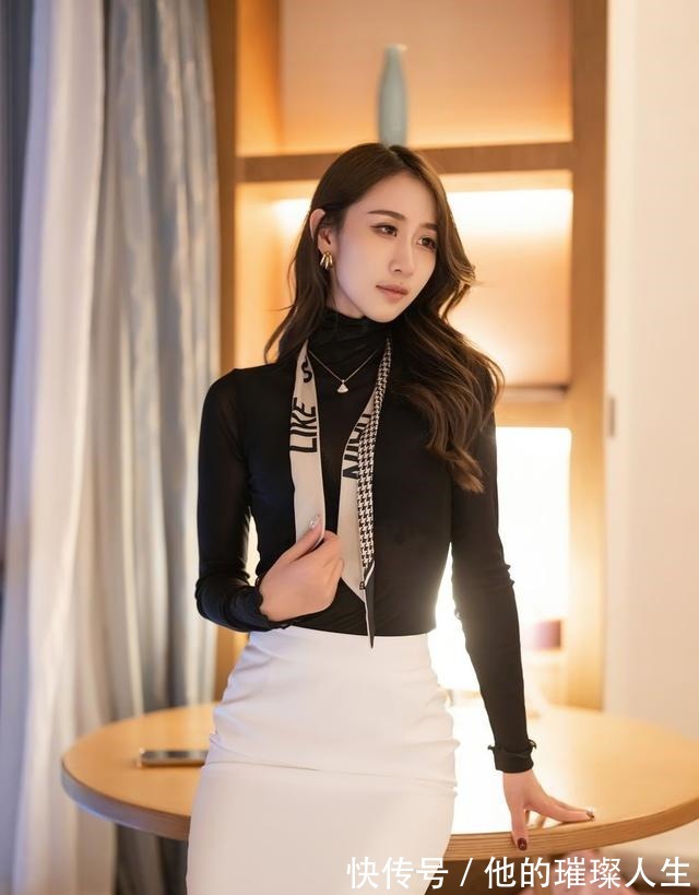 高腰半裙 黑色高领上衣搭配白色高腰半裙,尽显优雅女王范