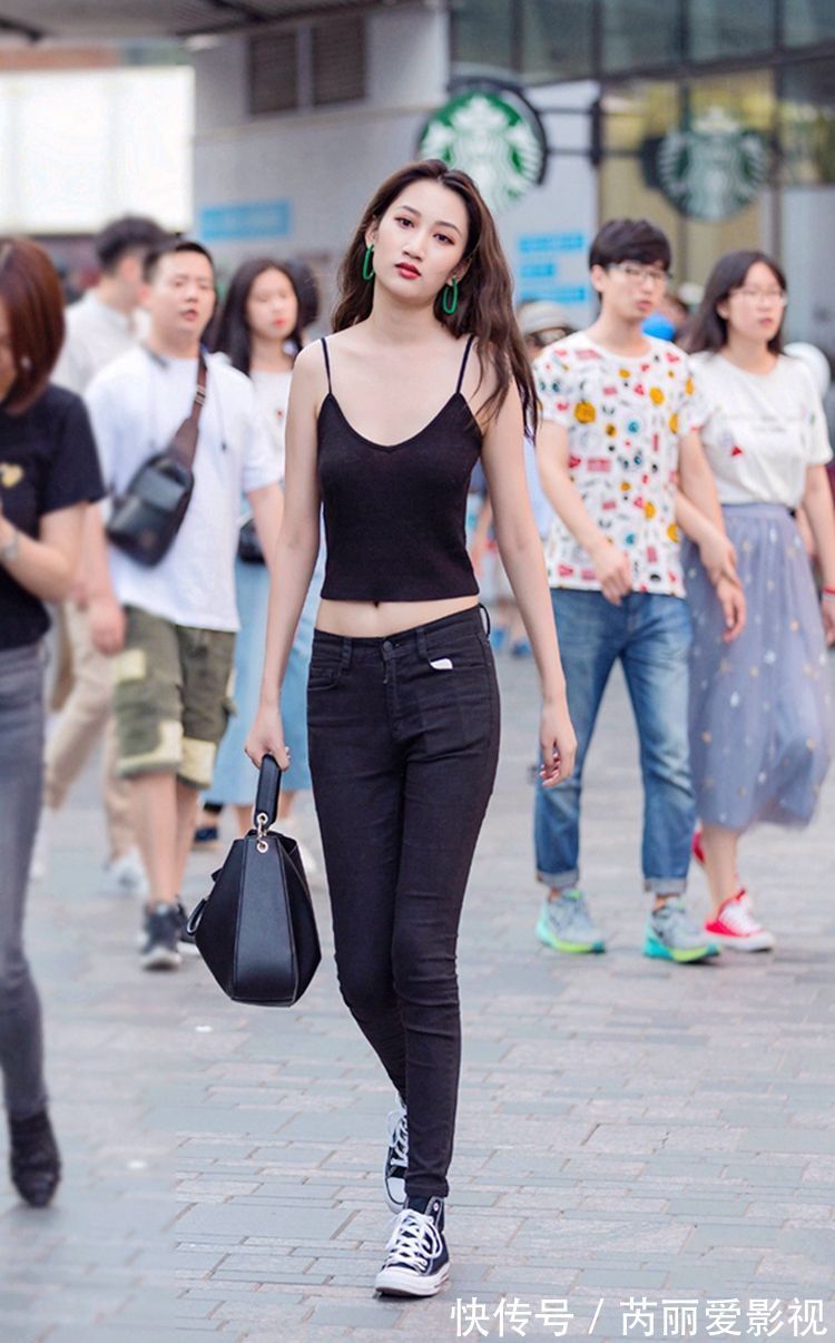 短袖 夏日裙装穿搭,自然少不了短袖连衣裙,简约时尚又显气质