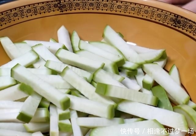 无水无油|腌萝卜条的家常做法,简单易学,酸甜口味,超级下饭
