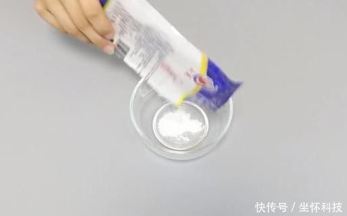 花露水|每次洗衣服时滴一滴它,不用搓就能干净如新,可惜知道的人不多
