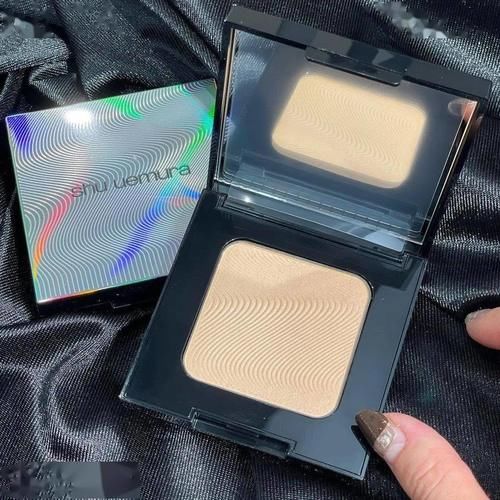 植村秀新款“修片”级蜜粉饼，让你自带高级女神光！