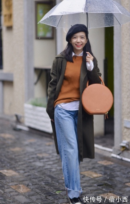 毛衣|秋冬还是穿“大衣”最高级,搭配毛衣、牛仔裤、半身裙时髦又气质